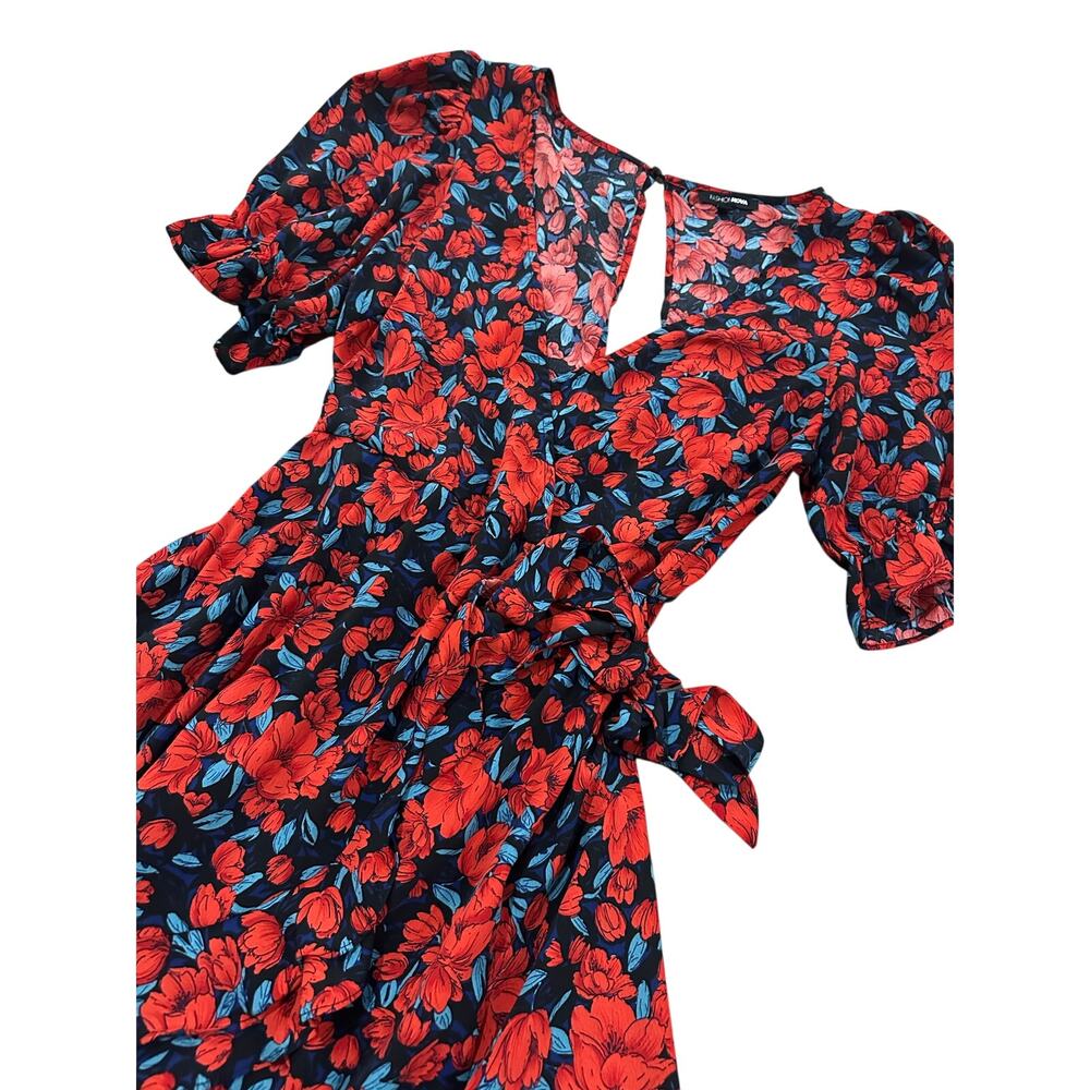 Gorgeous floral wrap dress
